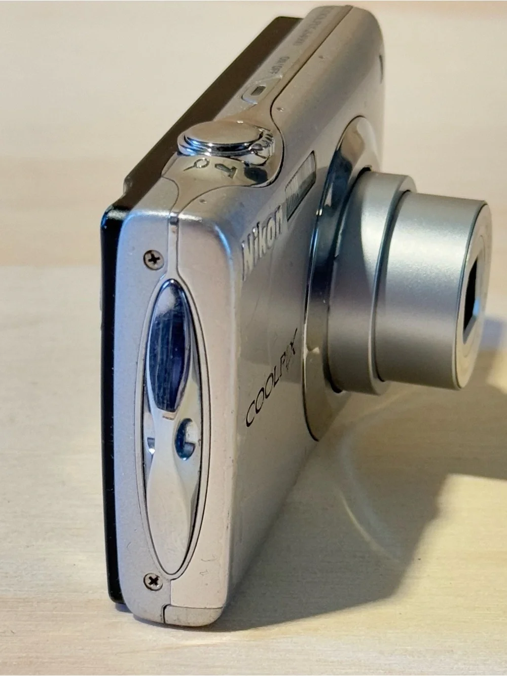 Nikon Coolpix S4000 Silver 12.0MP Digital Camera BROKEN LENS ERROR Read Info Blw